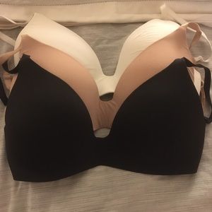 Victoria’s Secret Wireless Bras 32C